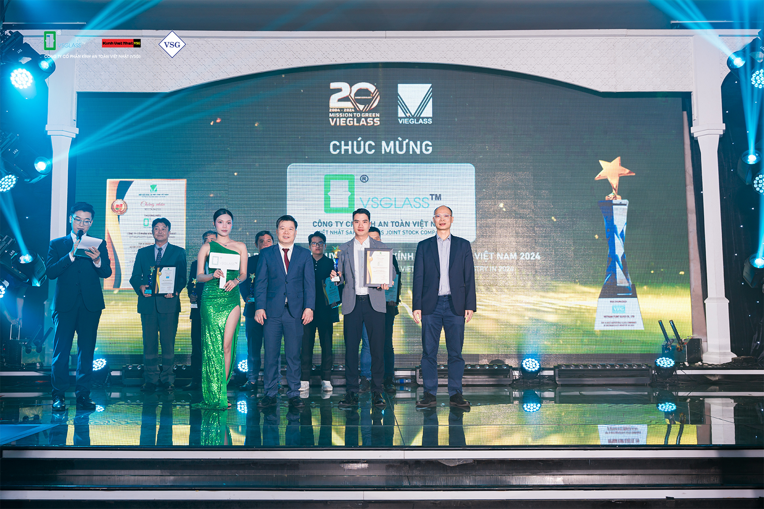 VSG_le_ky_niem_20_thanh_lap_VIEGLASS