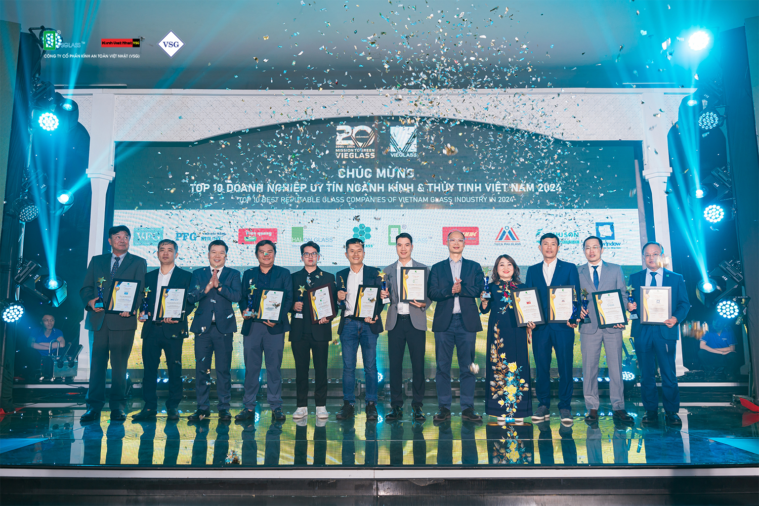 VSG_le_ky_niem_20_thanh_lap_VIEGLASS