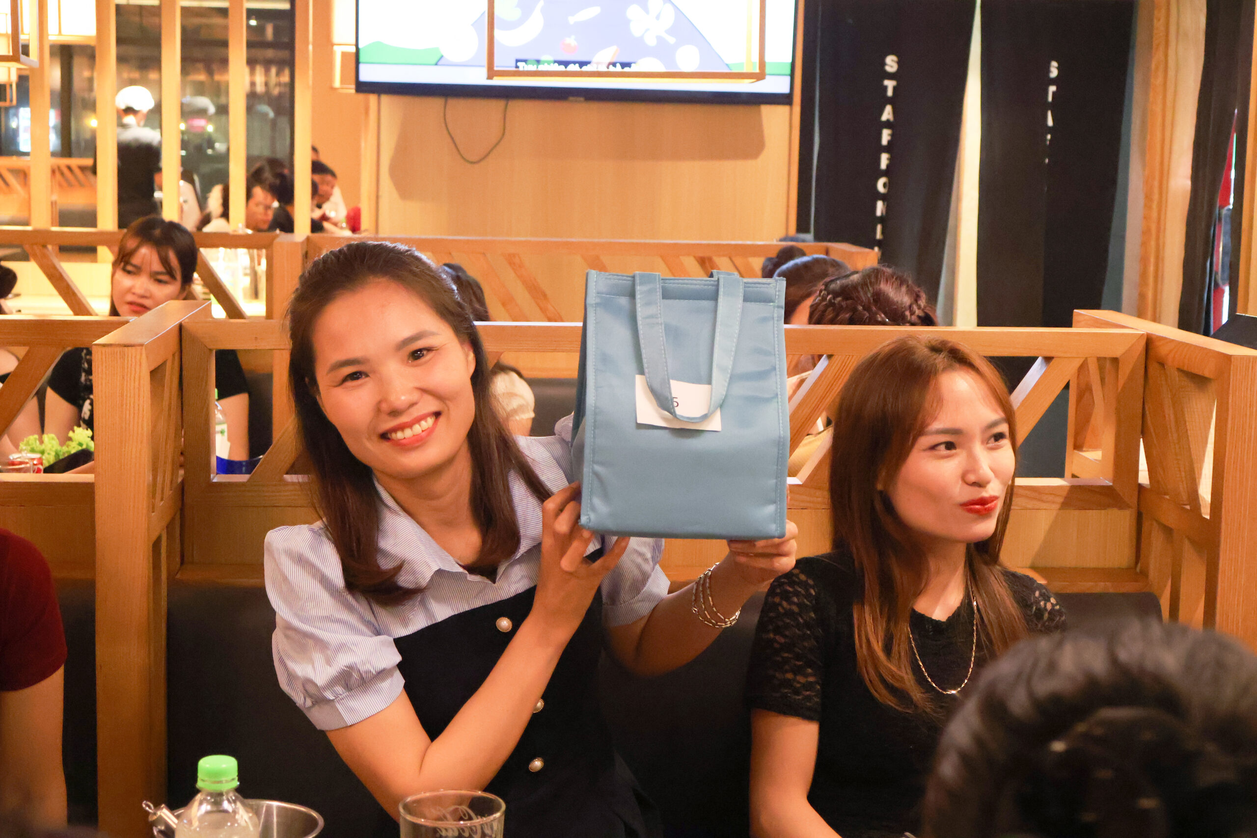 Công ty kính Việt Nhật (VSG) tổ chức gặp mặt, gửi yêu thương đến chị em nhân ngày 20/10 