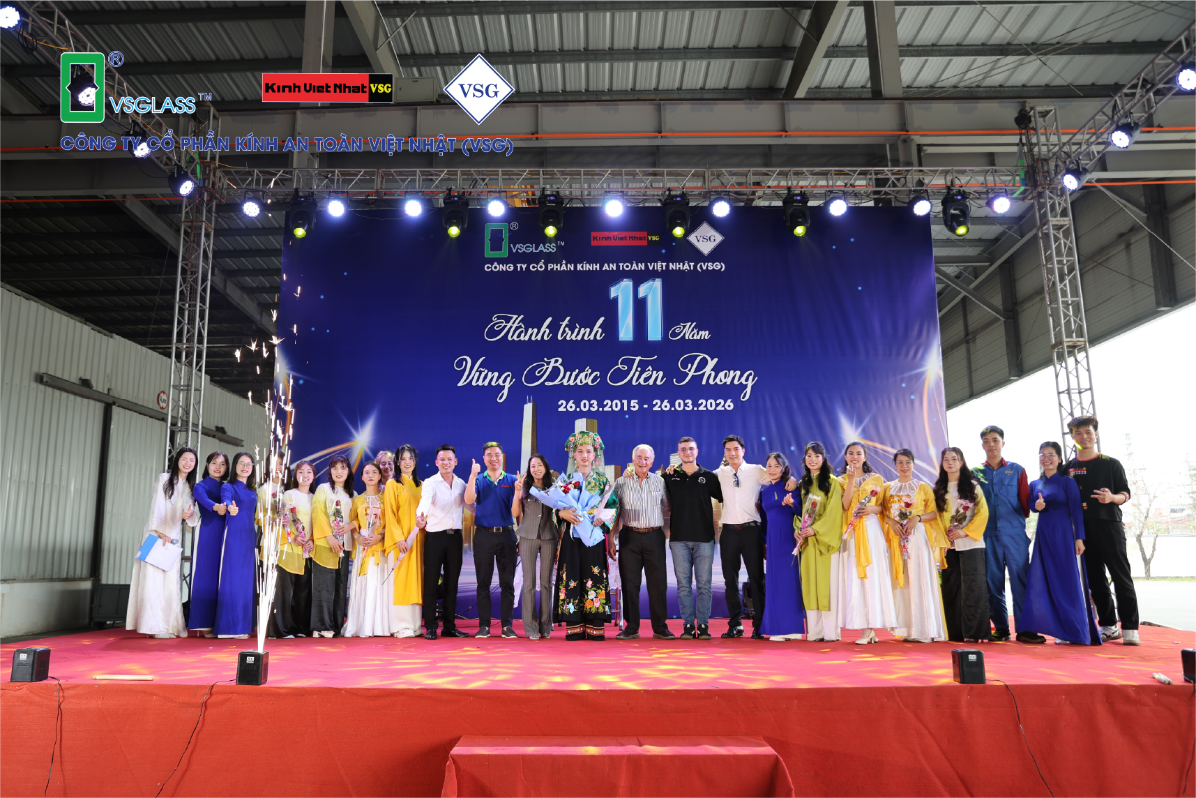 Văn nghệ chào mừng ngày kỷ niệm 11 năm thành lập công ty
